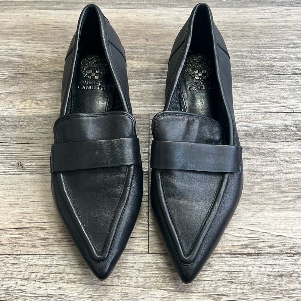VINCE CAMUTO Brand new leather loafers